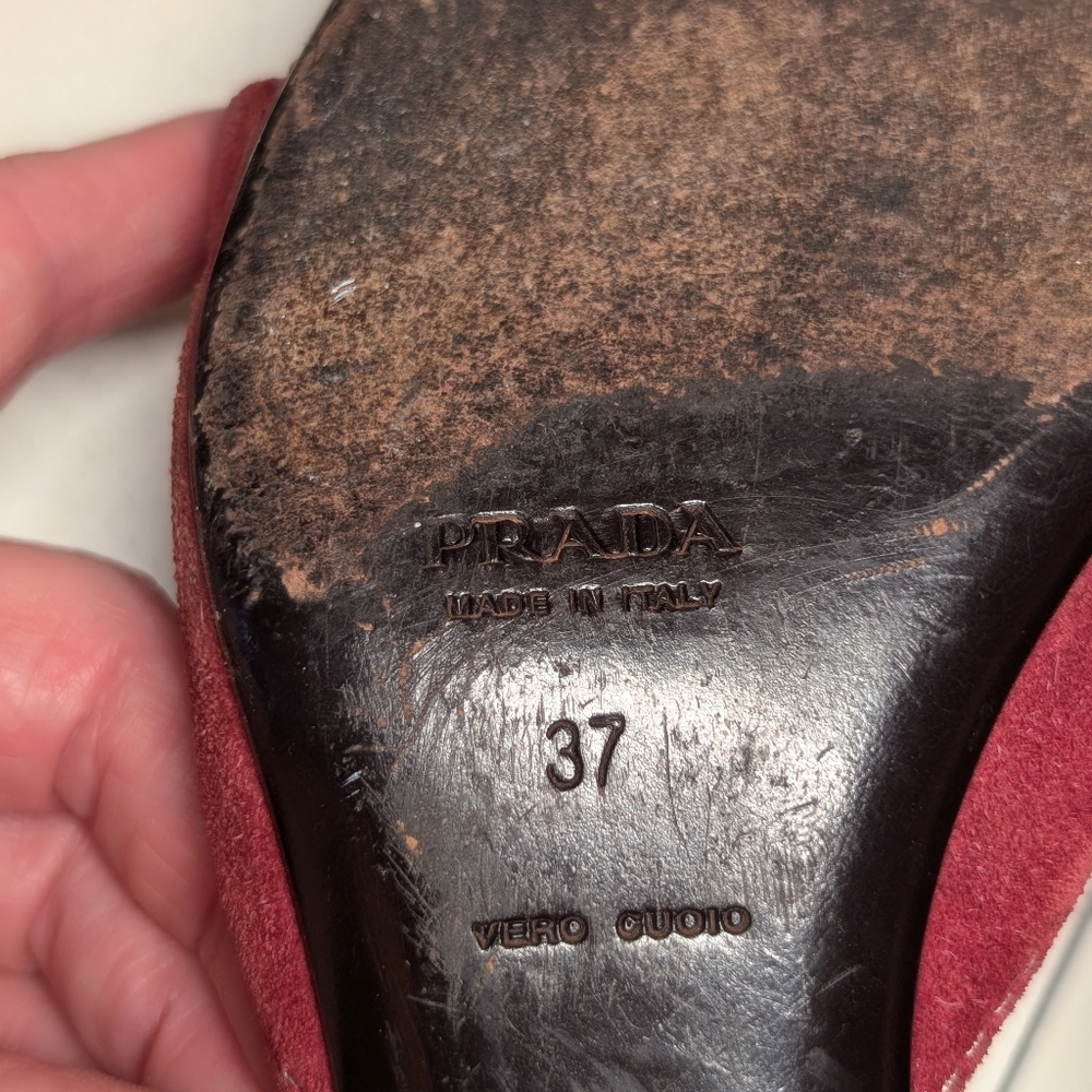 PRADA RARE VINTAGE Red Suede Buckle Kitten Heels Circa Y2K - 37 EU/7 US - Picture 15 of 15